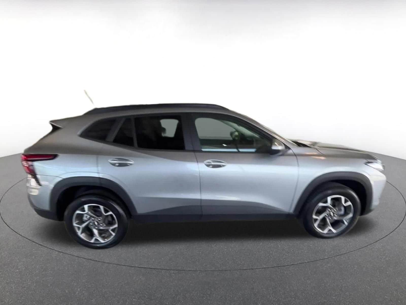 Thumbnail: 2025 Chevrolet Trax - 16