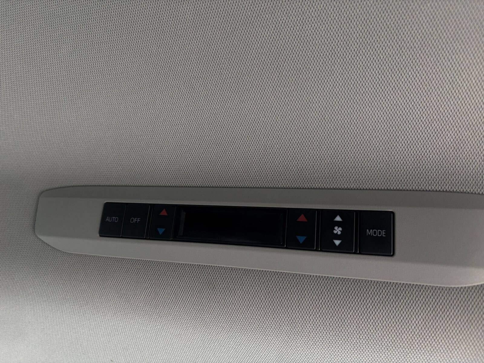 Thumbnail: 2025 Toyota Sienna - 24