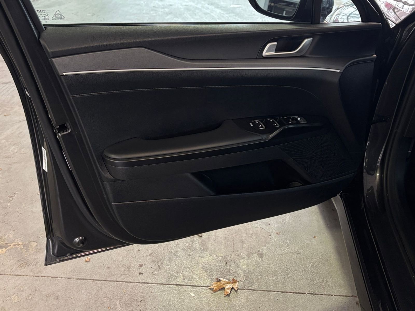 Thumbnail: 2025 Kia K5 - 18