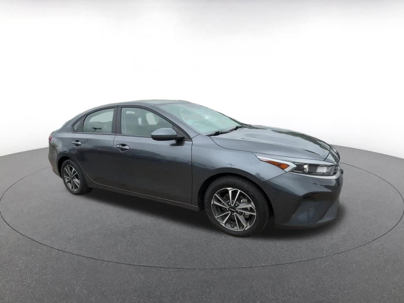 2024 Kia Forte LXS 2