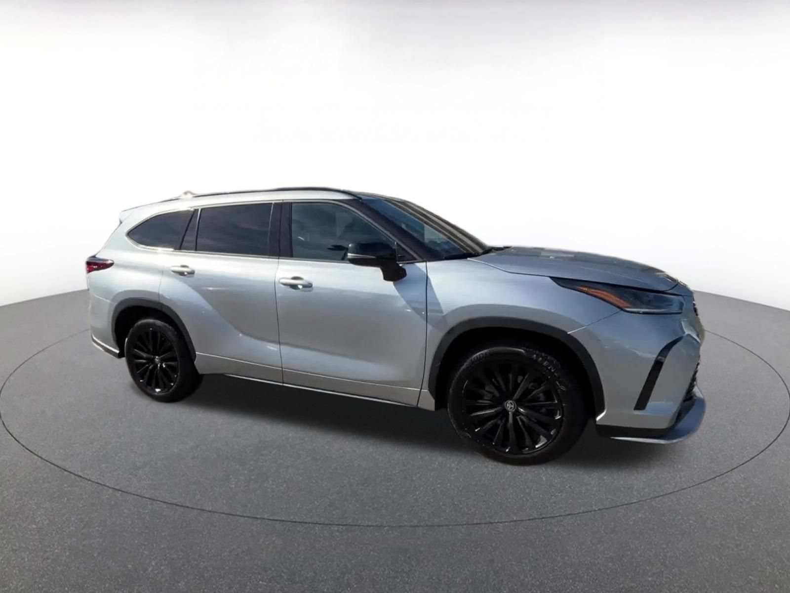 Thumbnail: 2025 Toyota Highlander - 2