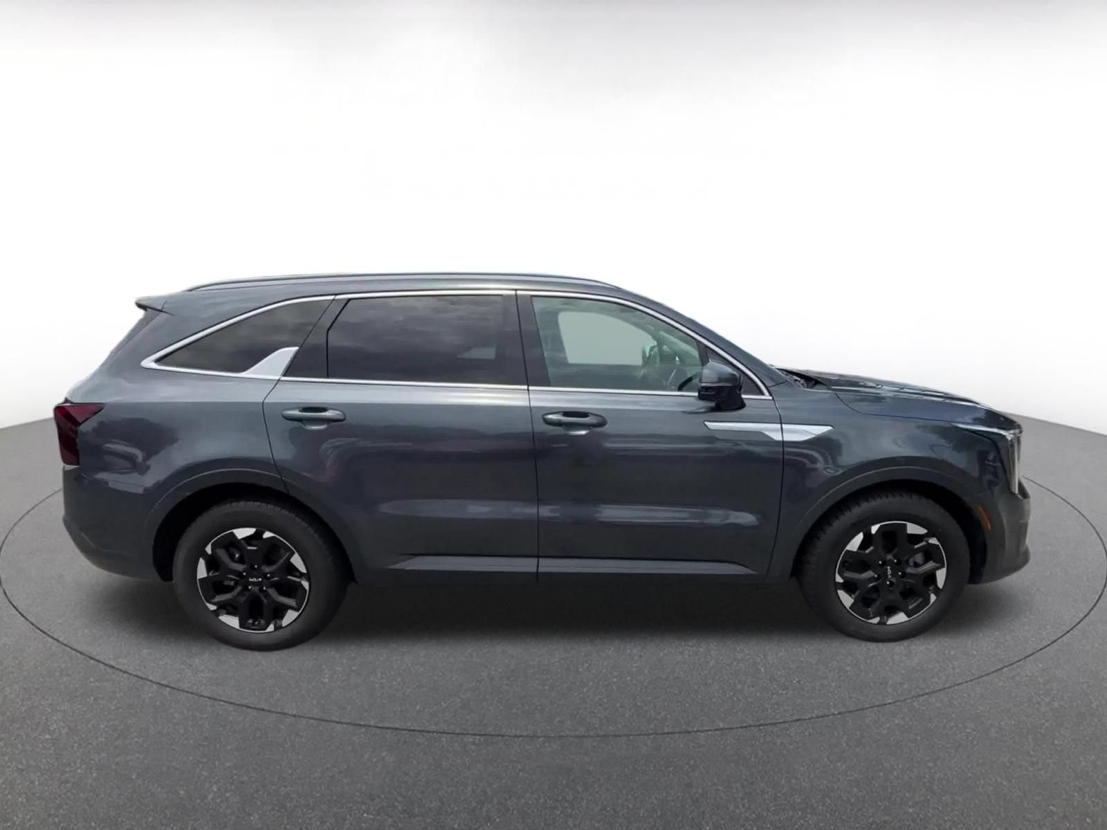 Thumbnail: 2024 Kia Sorento - 16