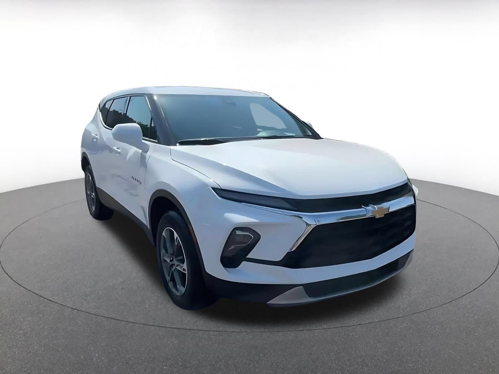 Thumbnail: 2026 Chevrolet Blazer - 3