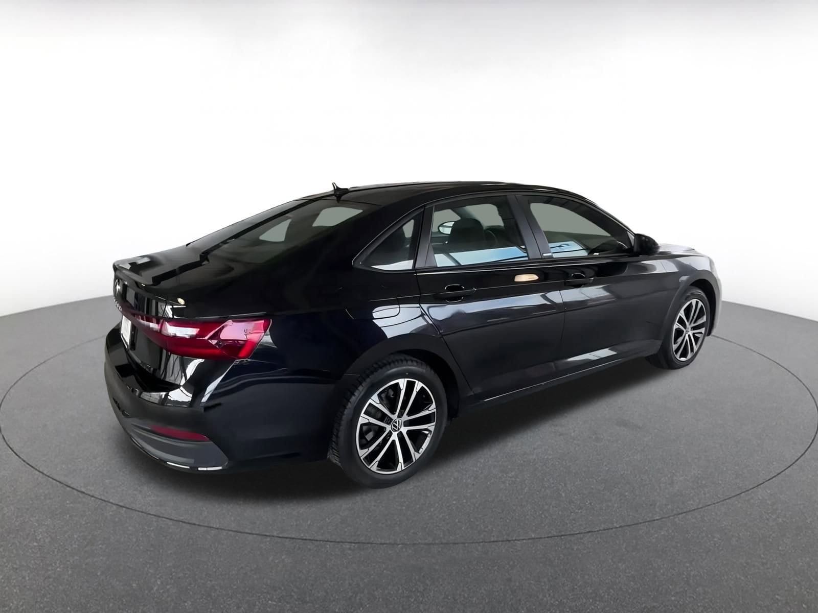 Thumbnail: 2025 Volkswagen Jetta - 12