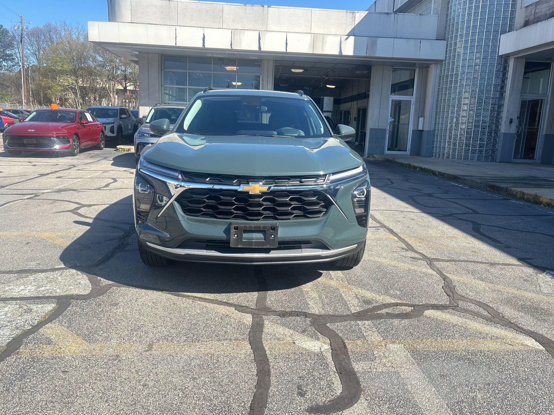 Thumbnail: 2025 Chevrolet Trax - 2