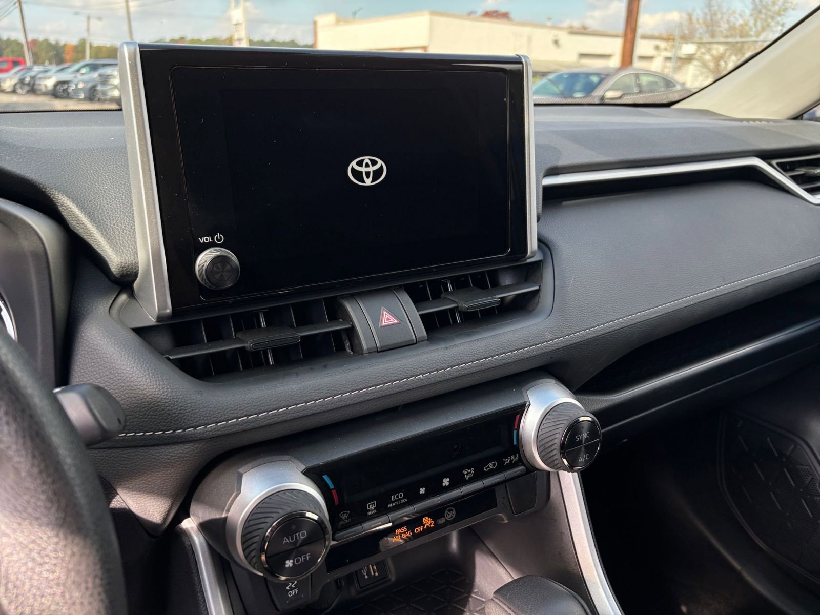 Thumbnail: 2025 Toyota RAV4 - 21