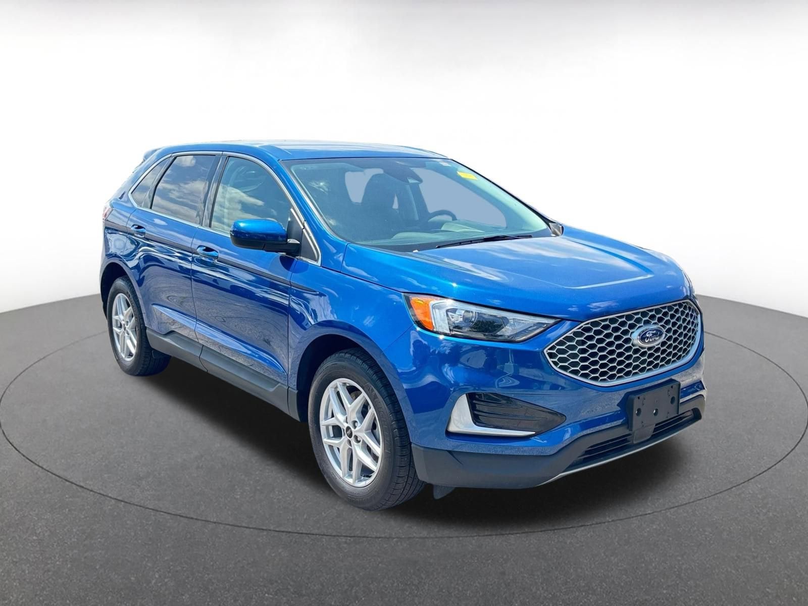 2024 Ford Edge SEL Hero Image