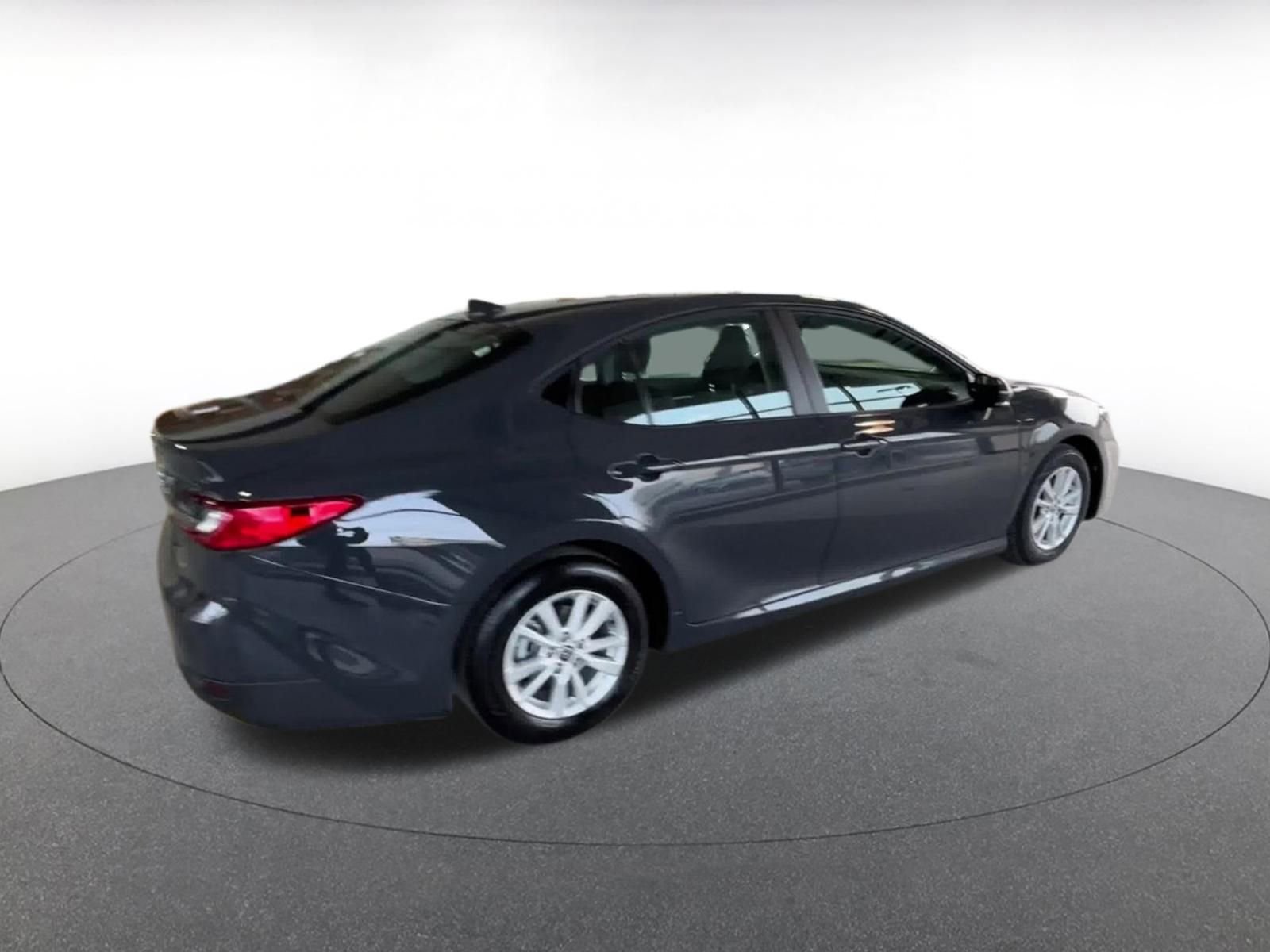 Thumbnail: 2025 Toyota Camry - 18