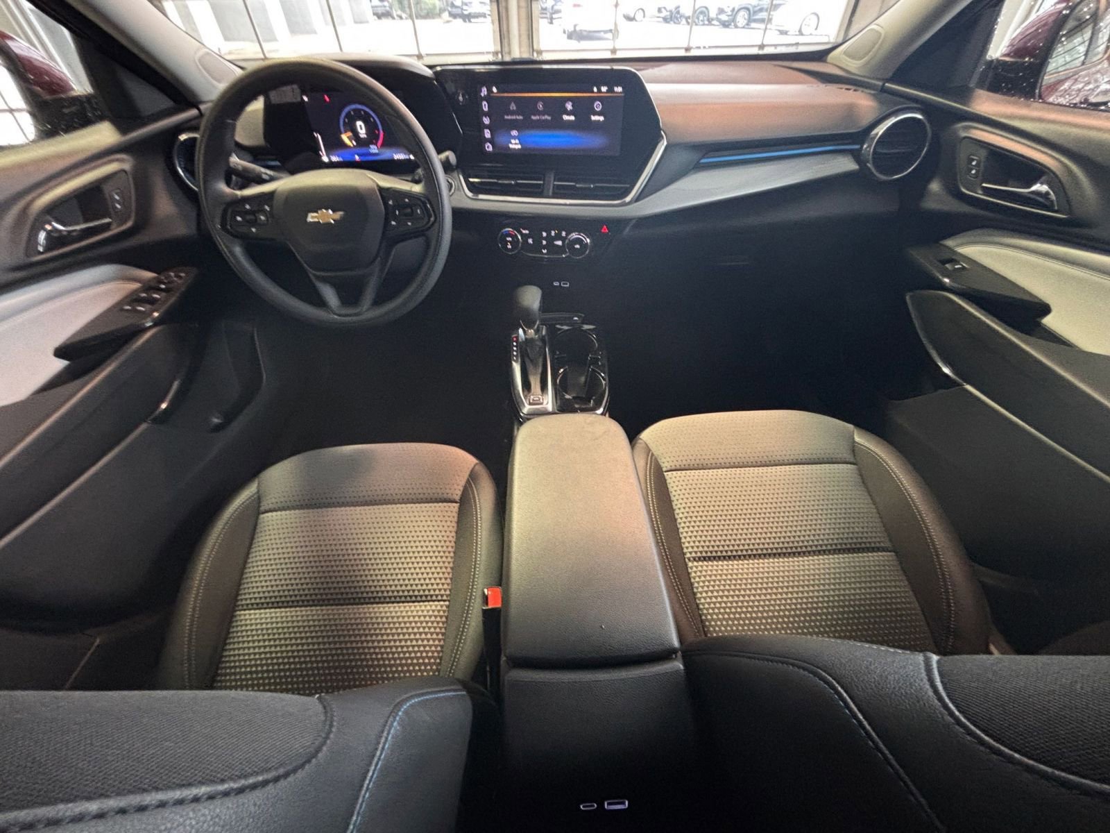 Thumbnail: 2025 Chevrolet Trax - 33