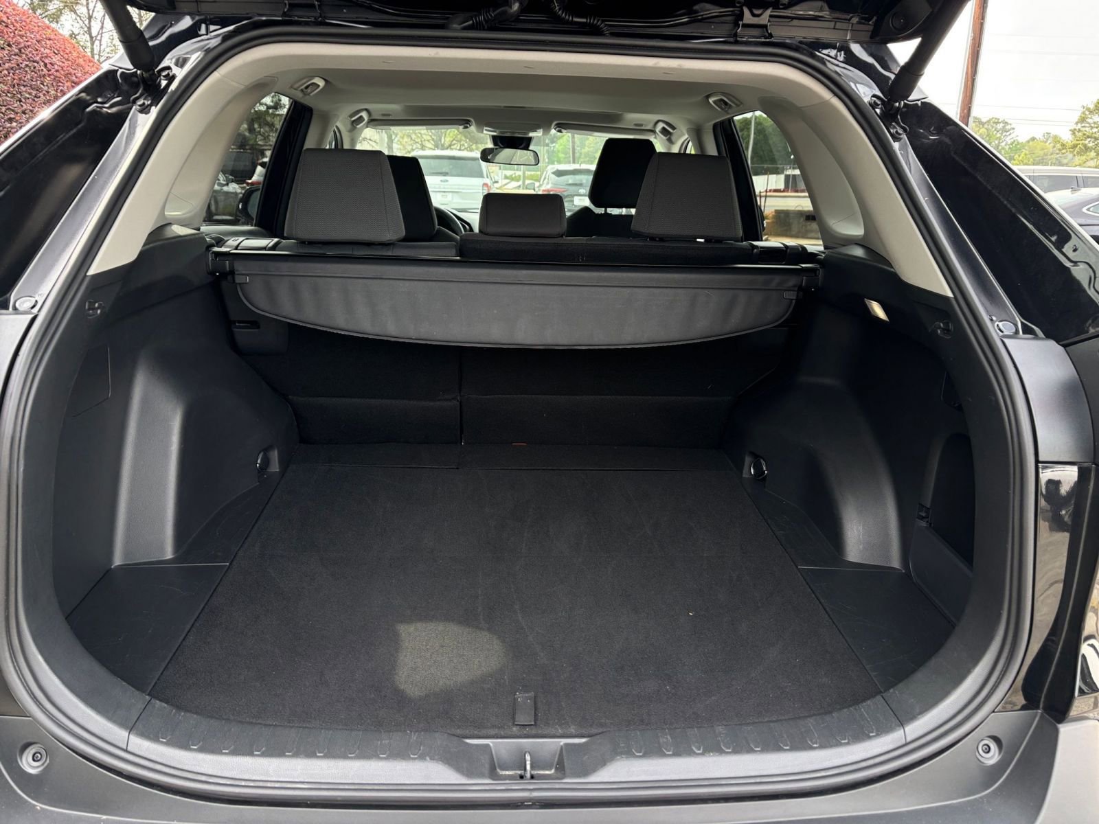 Thumbnail: 2025 Toyota RAV4 - 32