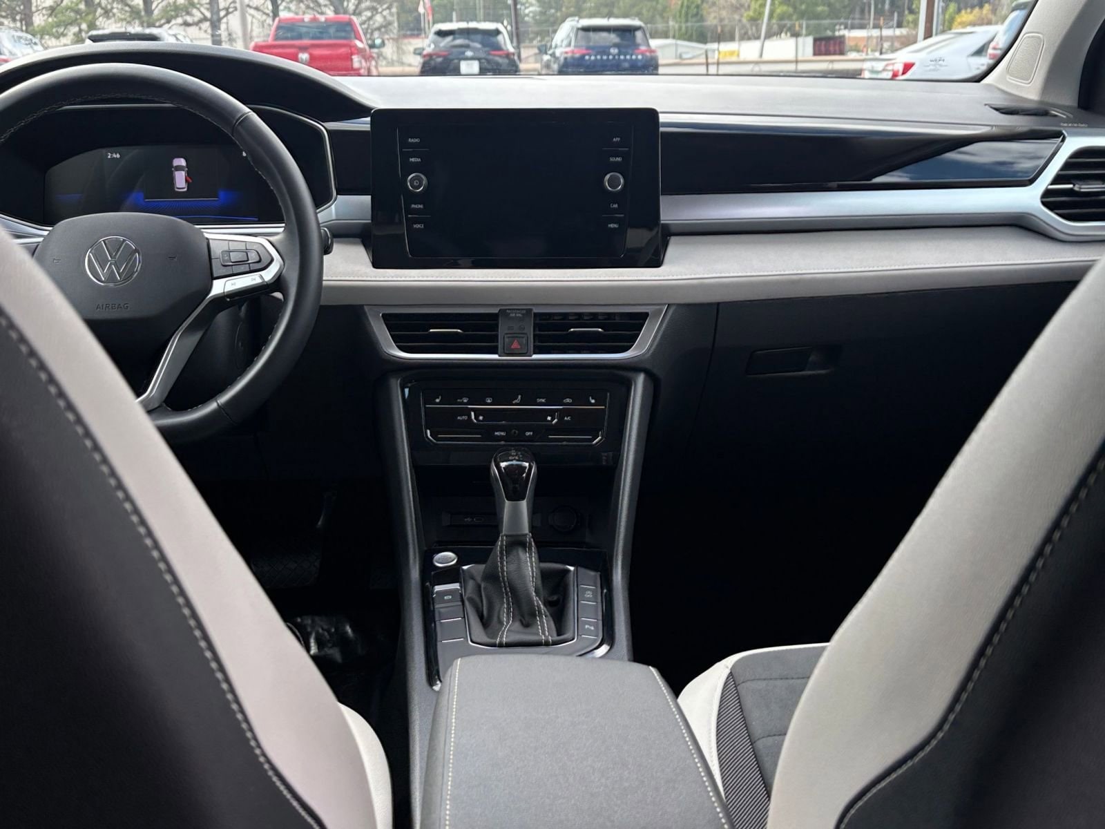 Thumbnail: 2025 Volkswagen Taos - 20