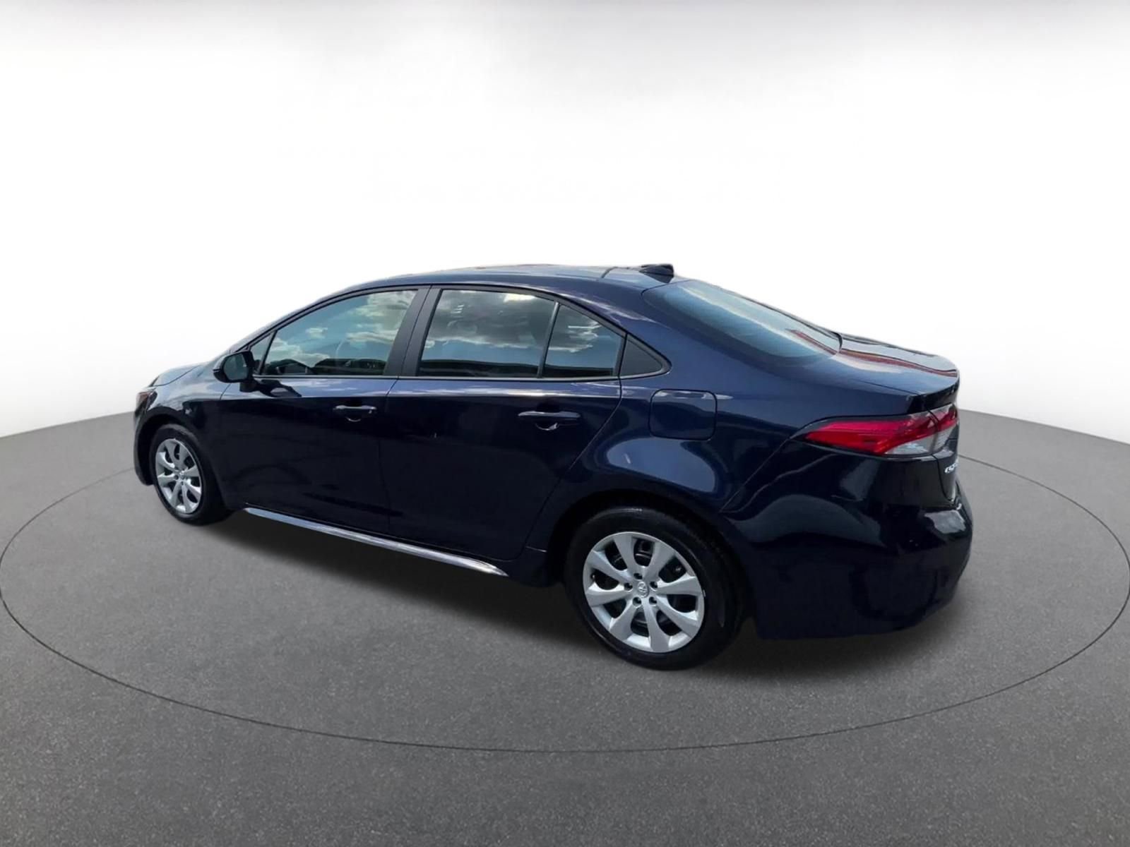 Thumbnail: 2025 Toyota Corolla - 10