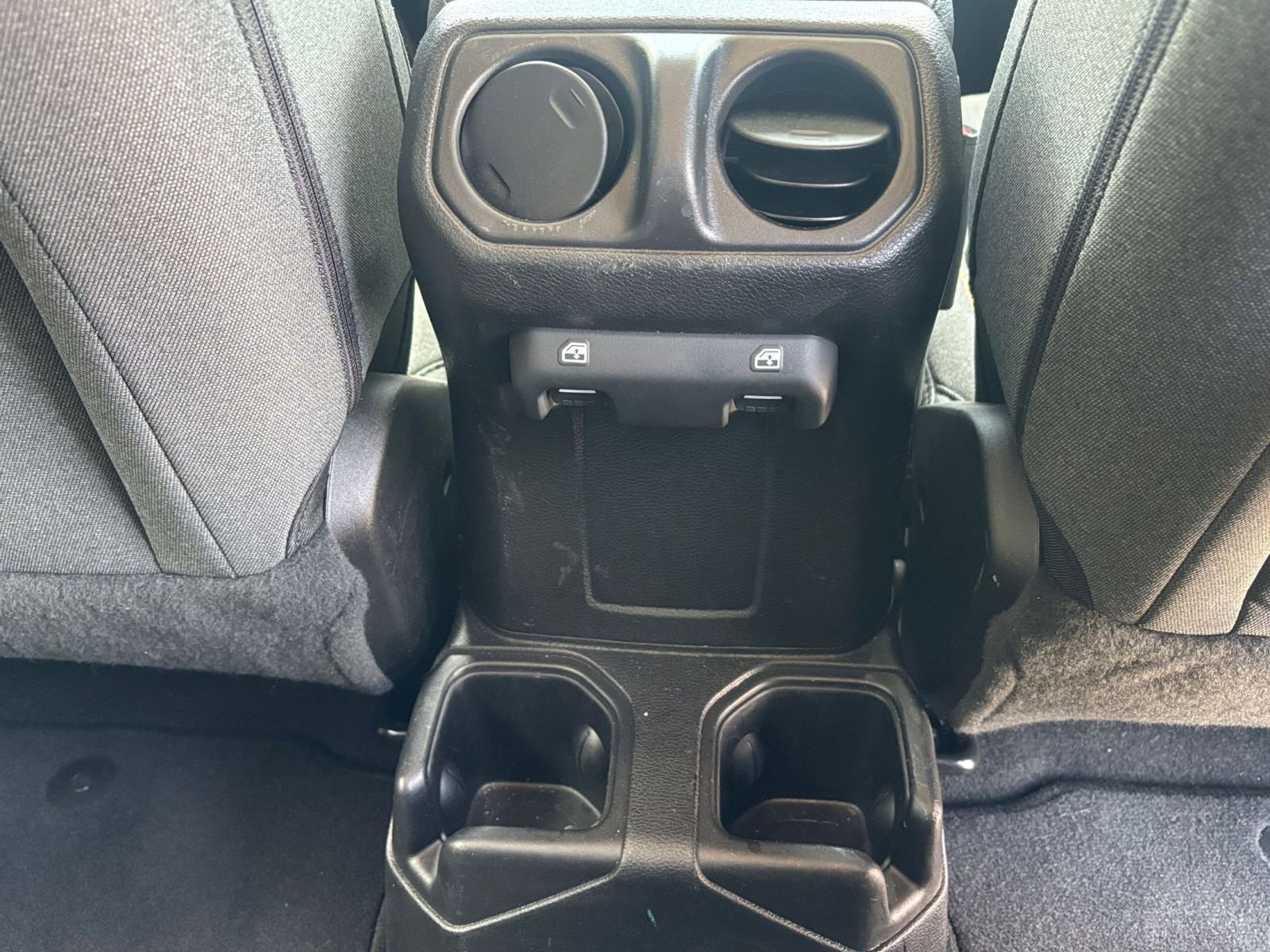 Thumbnail: 2025 Jeep Wrangler - 22