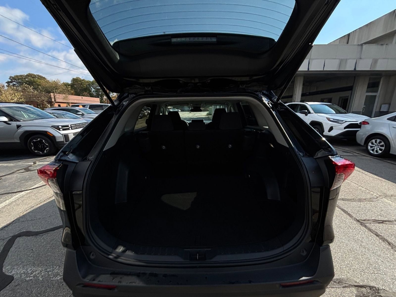 Thumbnail: 2025 Toyota RAV4 - 30