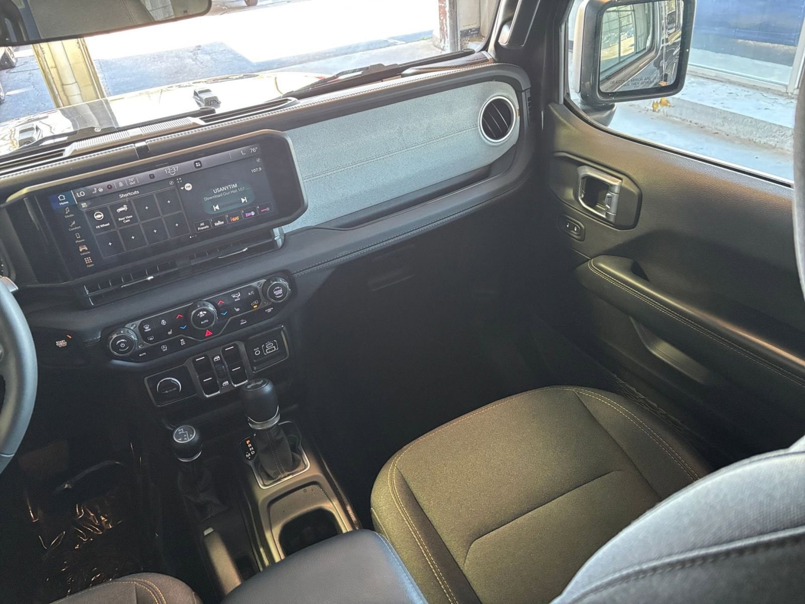 Thumbnail: 2025 Jeep Wrangler - 34