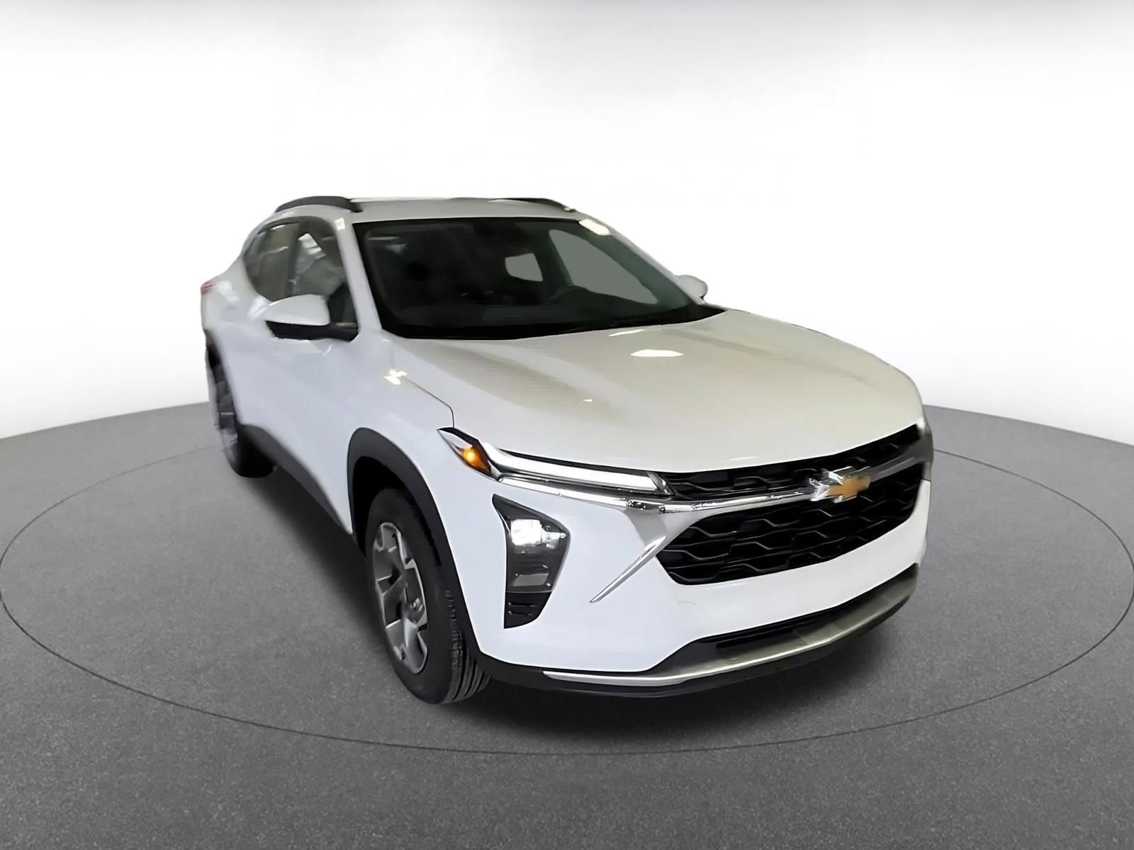 Thumbnail: 2025 Chevrolet Trax - 3