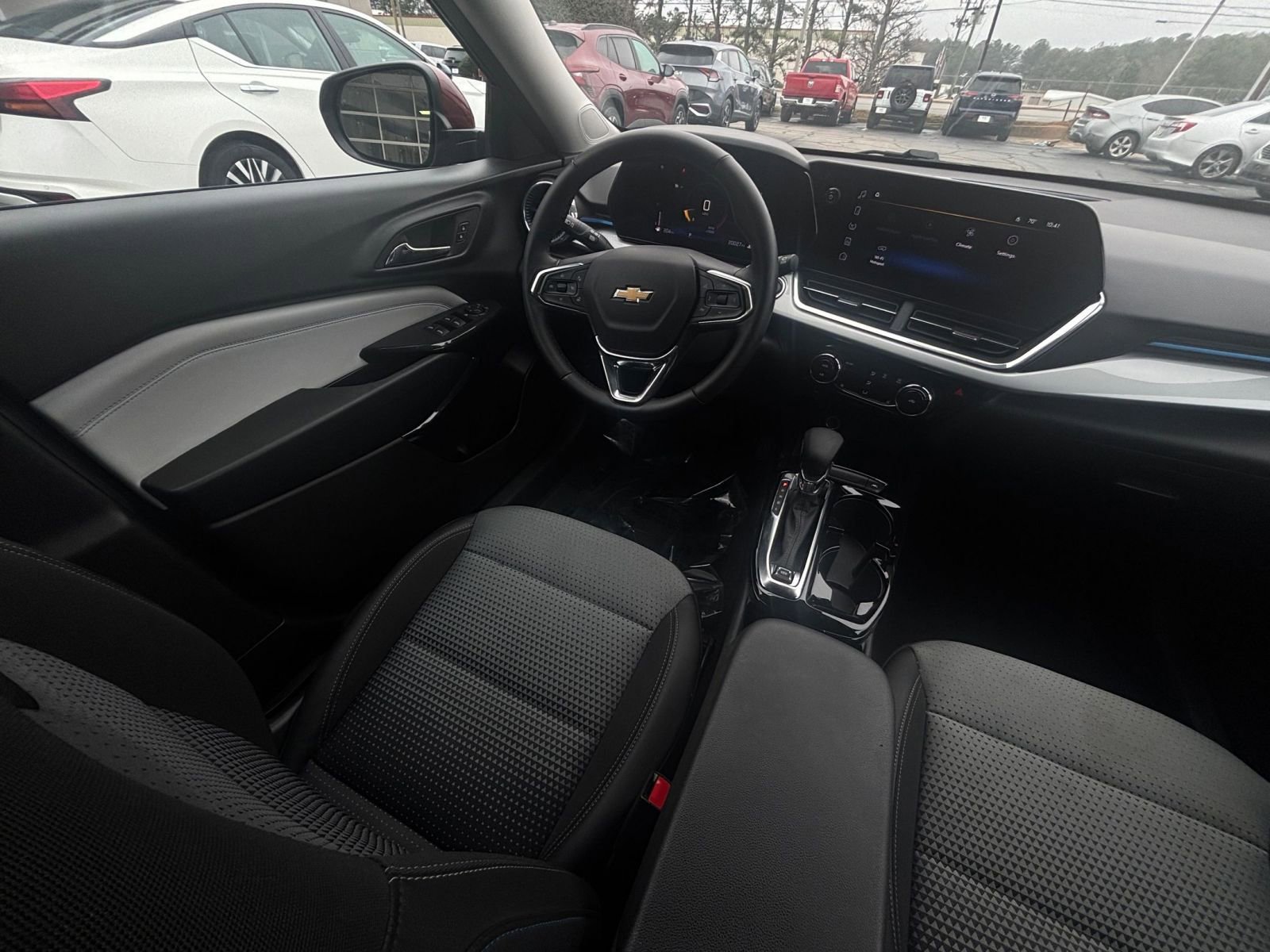 Thumbnail: 2025 Chevrolet Trax - 34