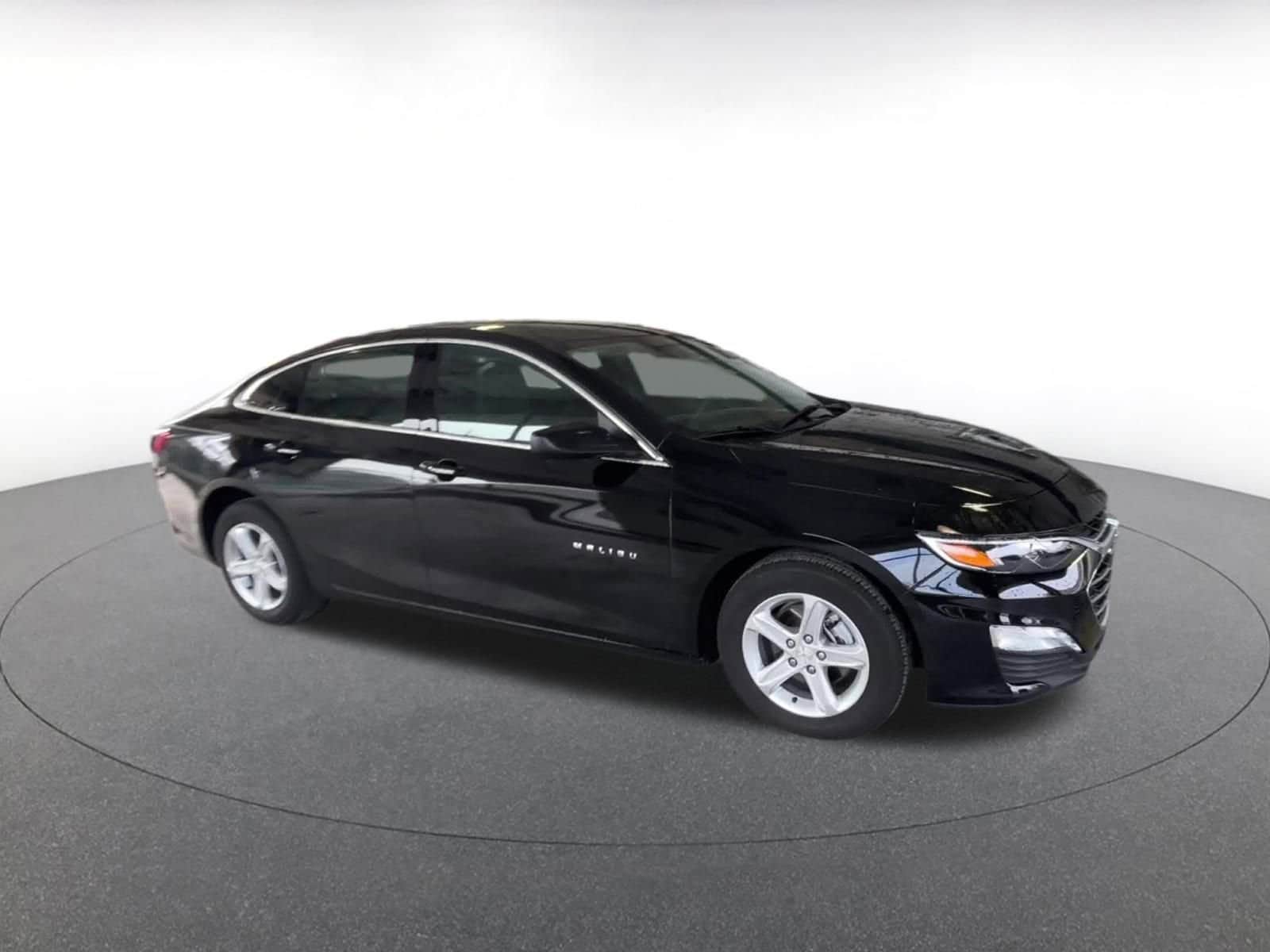 Thumbnail: 2024 Chevrolet Malibu - 2
