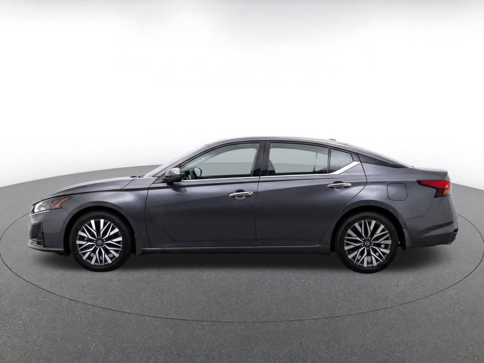 Thumbnail: 2025 Nissan Altima - 5
