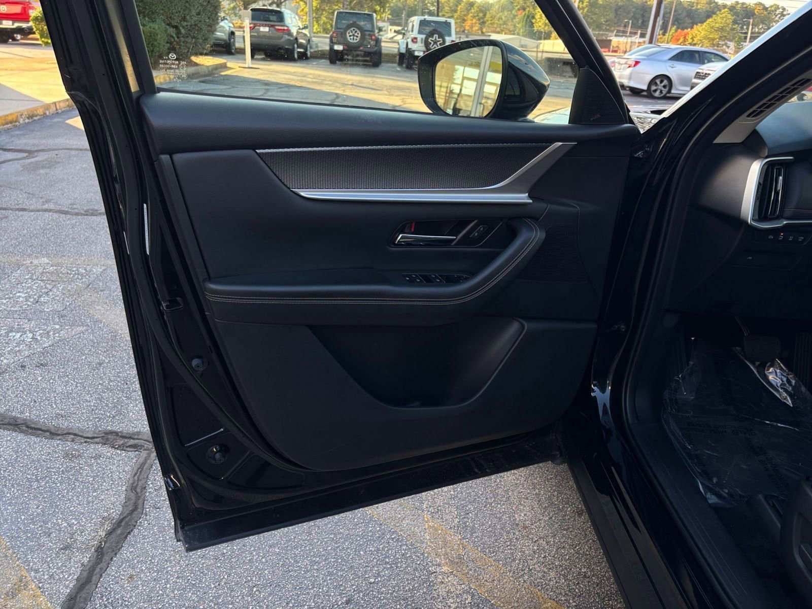 Thumbnail: 2025 Mazda CX-70 - 26