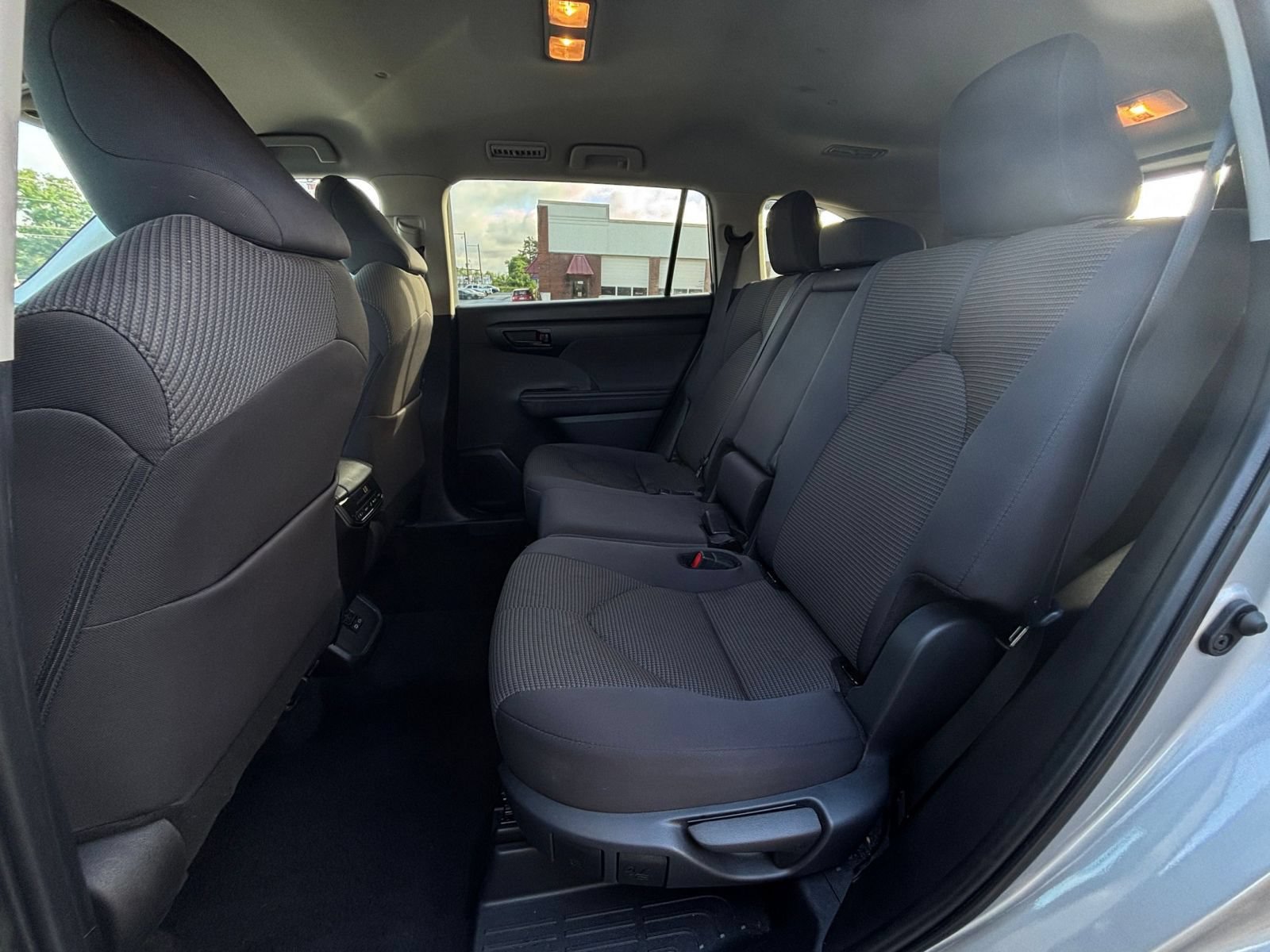 Thumbnail: 2025 Toyota Highlander - 28