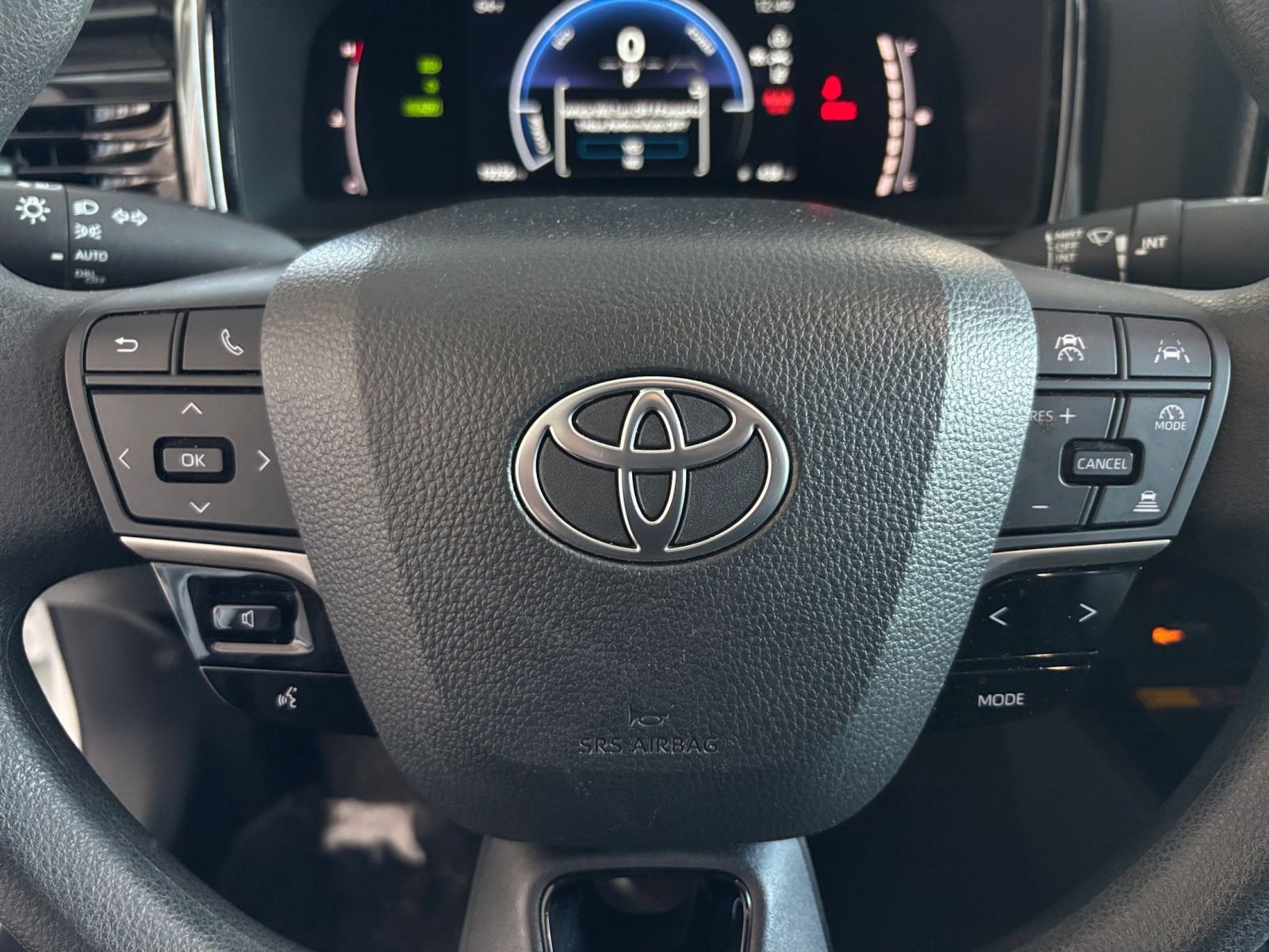 Thumbnail: 2025 Toyota Camry - 32