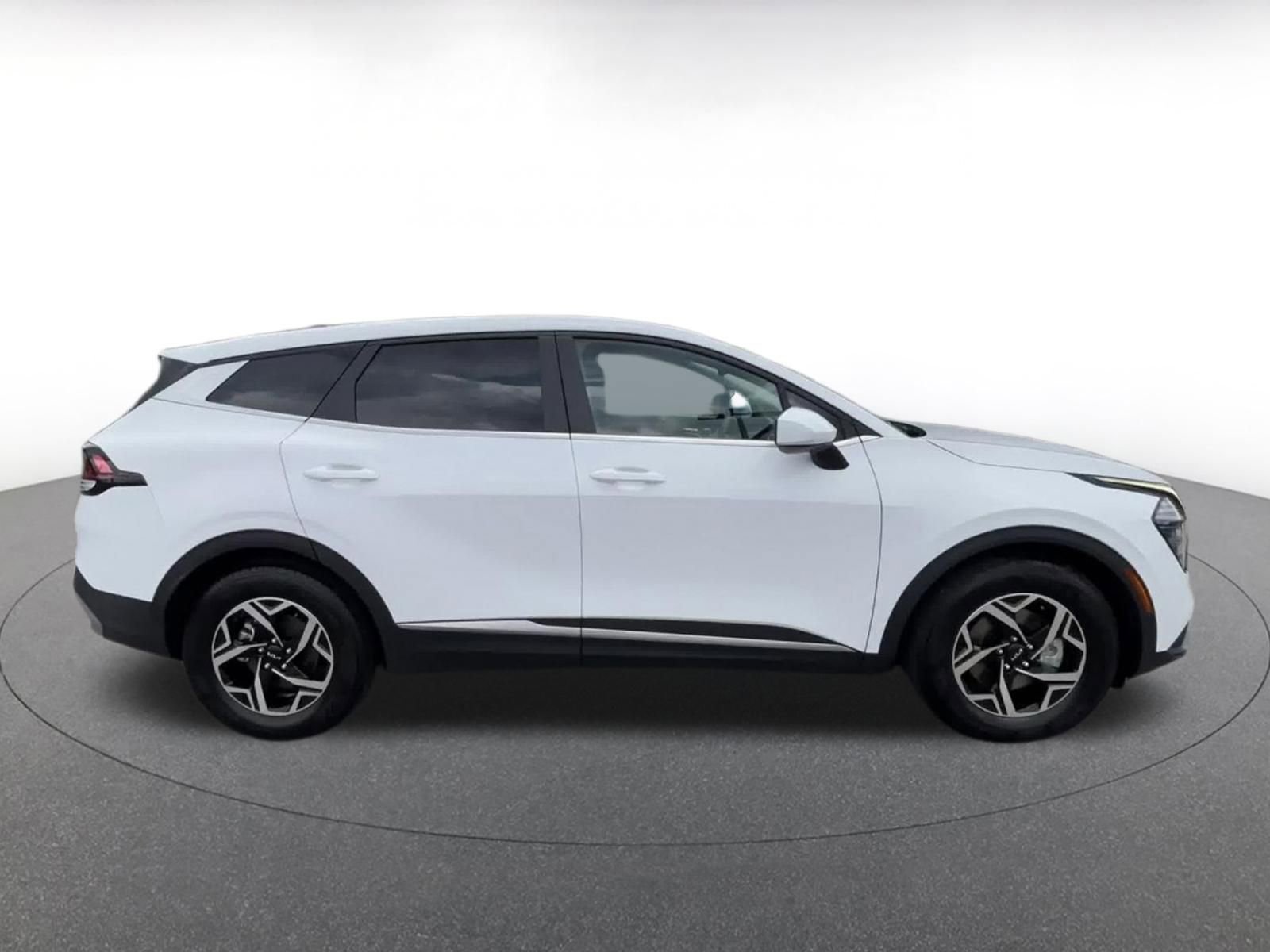 Thumbnail: 2025 Kia Sportage - 16