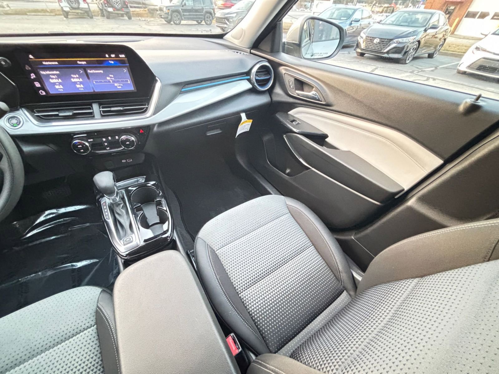 Thumbnail: 2025 Chevrolet Trax - 35