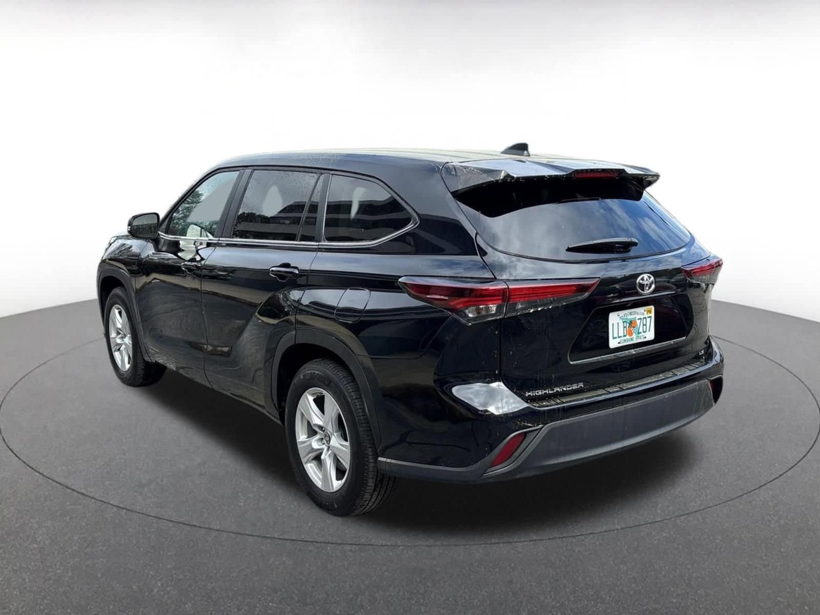 Thumbnail: 2025 Toyota Highlander - 12