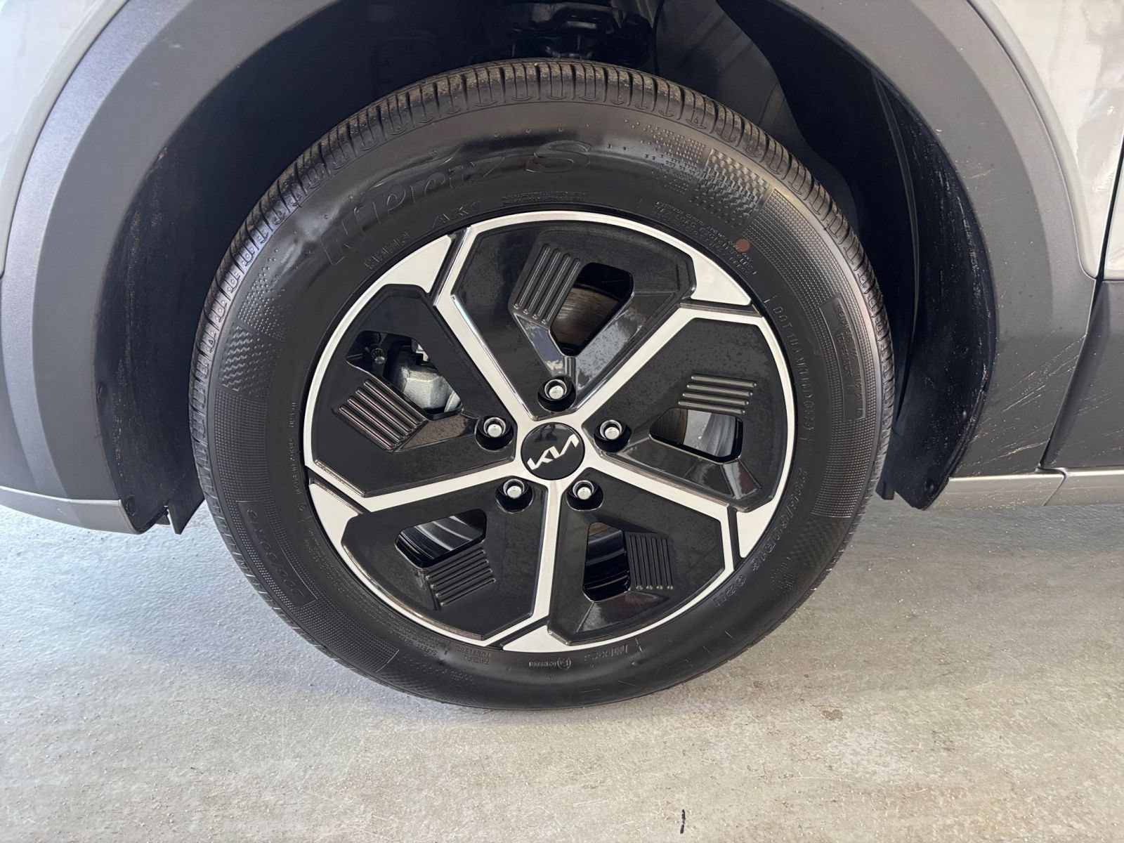 Thumbnail: 2026 Kia Niro - 28