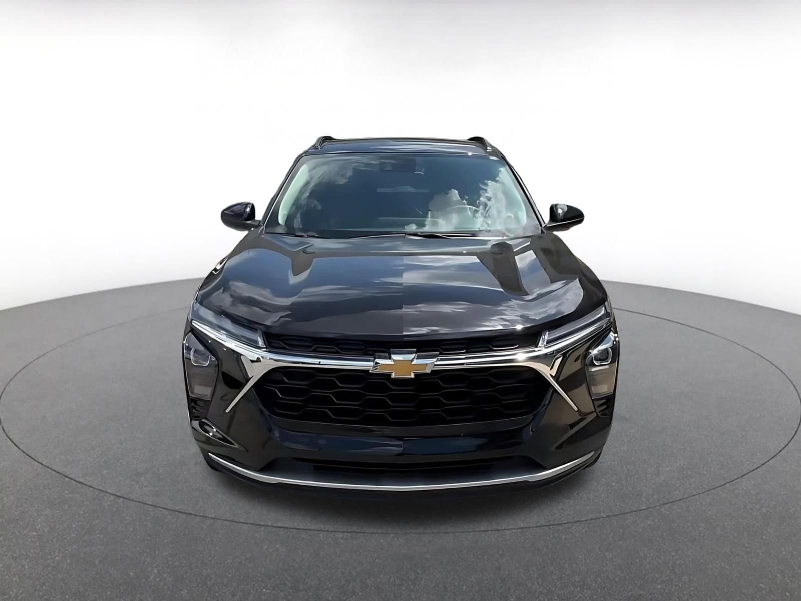 Thumbnail: 2025 Chevrolet Trax - 5