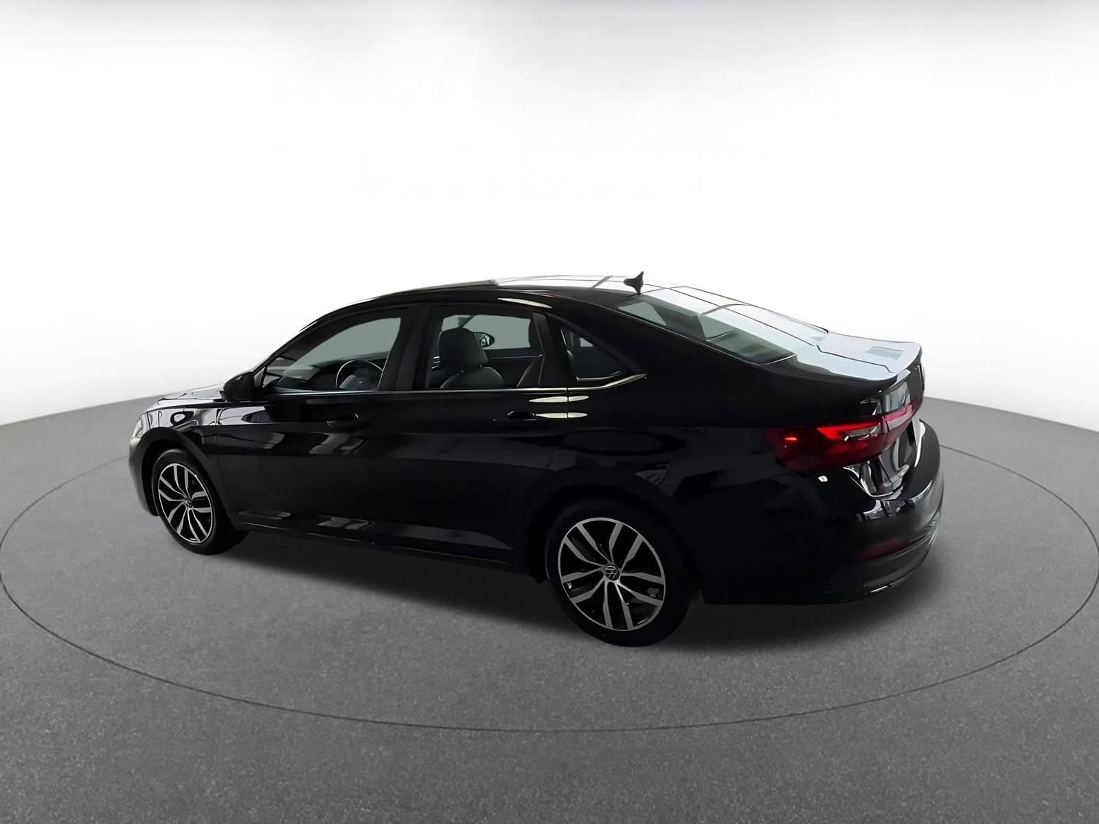 Thumbnail: 2025 Volkswagen Jetta - 10