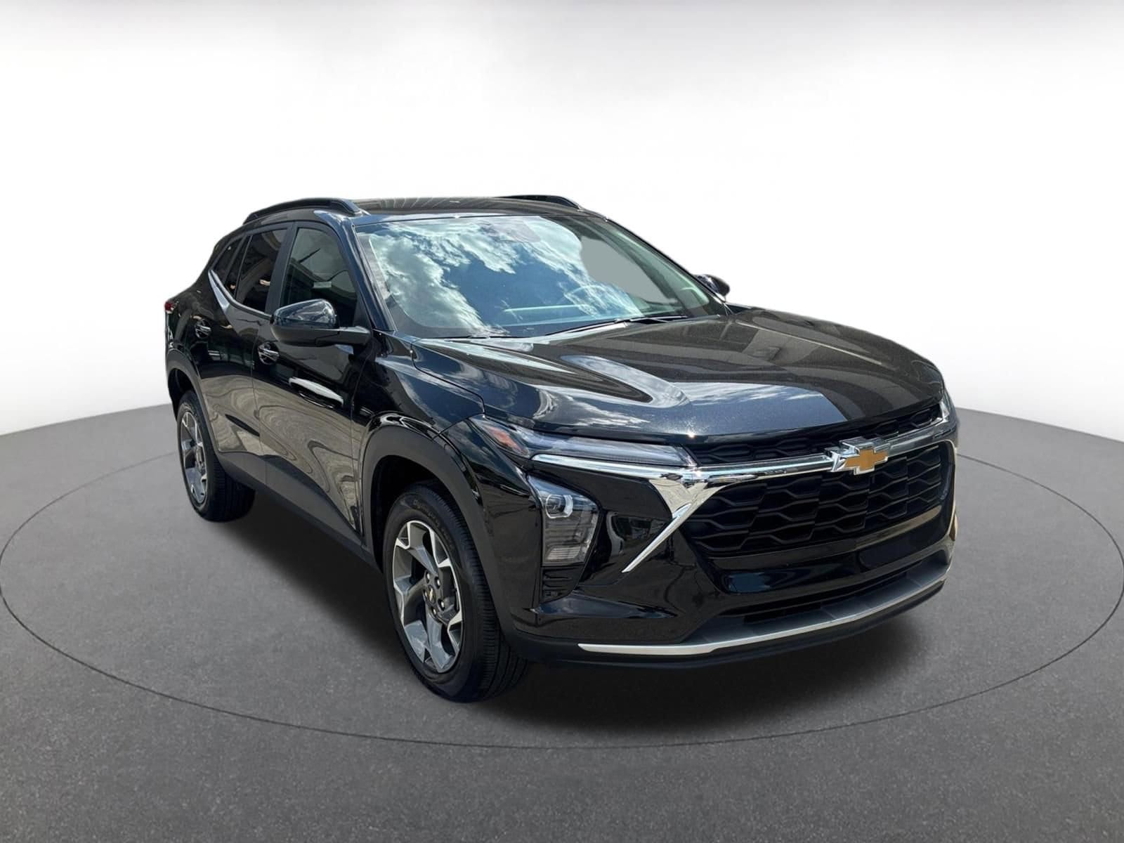 Thumbnail: 2025 Chevrolet Trax - 1