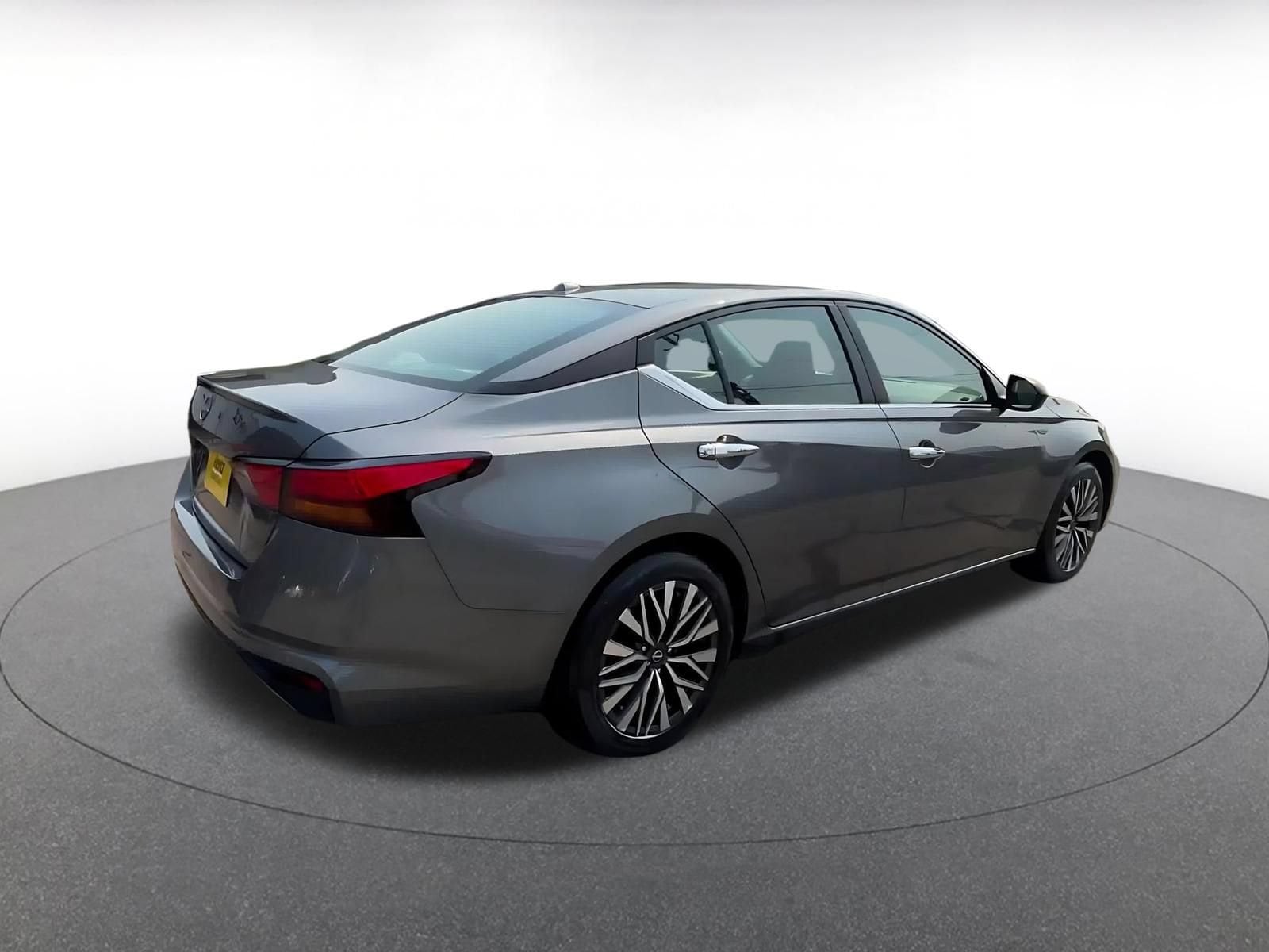 Thumbnail: 2025 Nissan Altima - 13