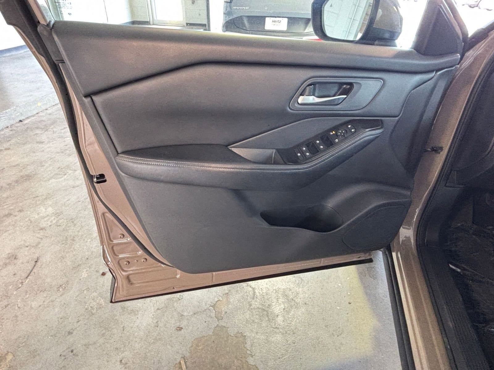 Thumbnail: 2025 Nissan Rogue - 18