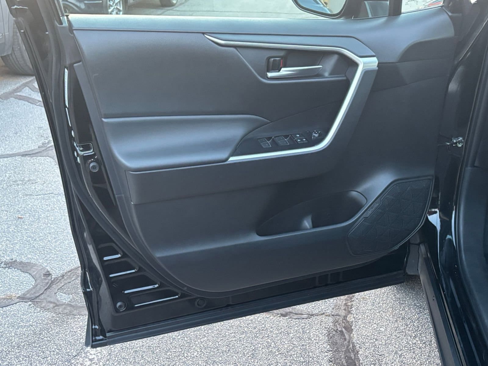 Thumbnail: 2025 Toyota RAV4 - 26