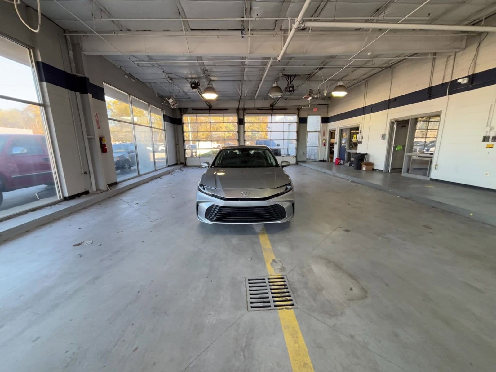 Thumbnail: 2025 Toyota Camry - 16