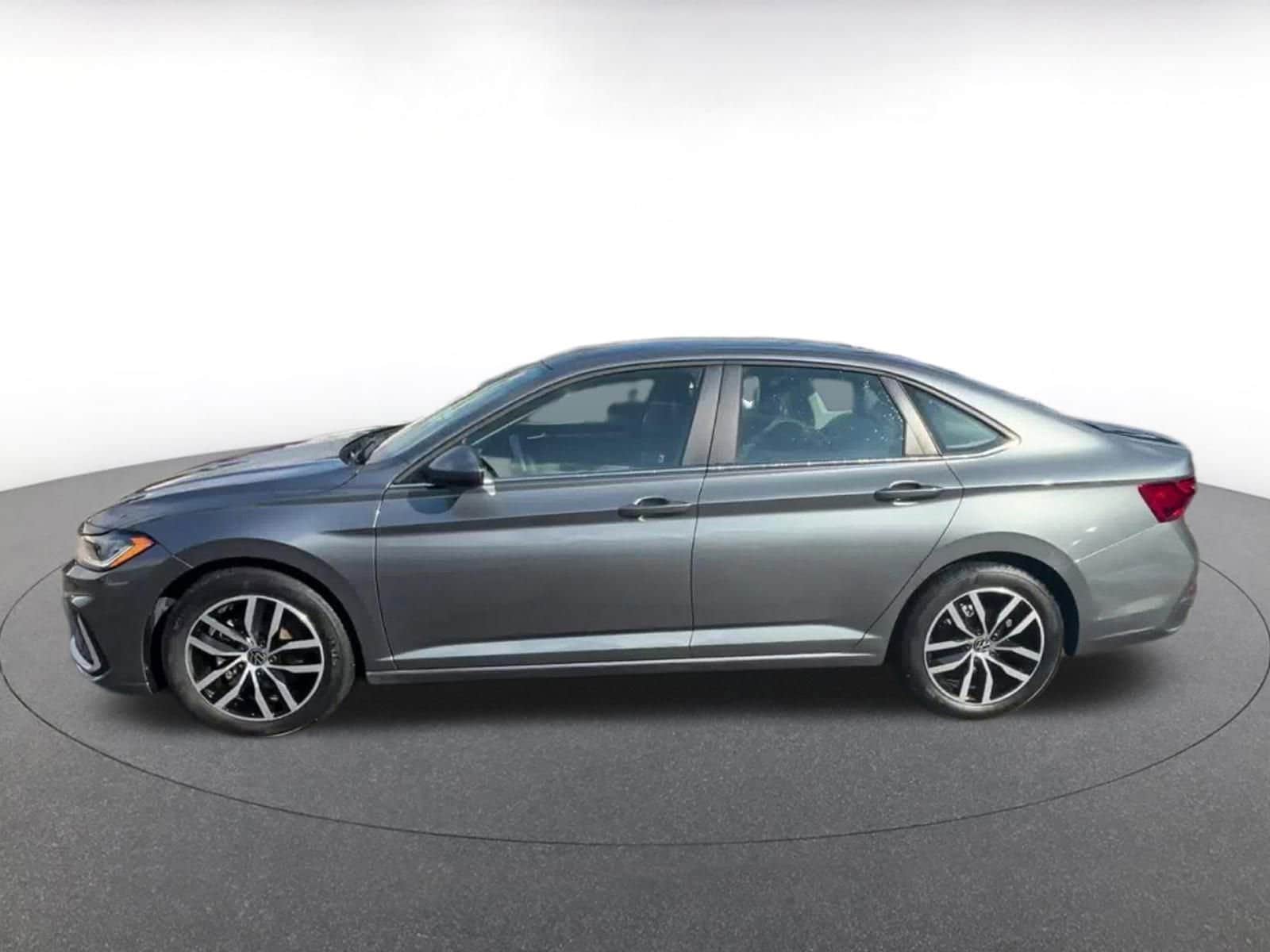 Thumbnail: 2025 Volkswagen Jetta - 10