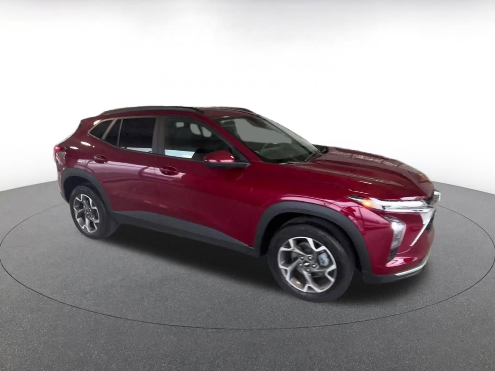 Thumbnail: 2025 Chevrolet Trax - 2