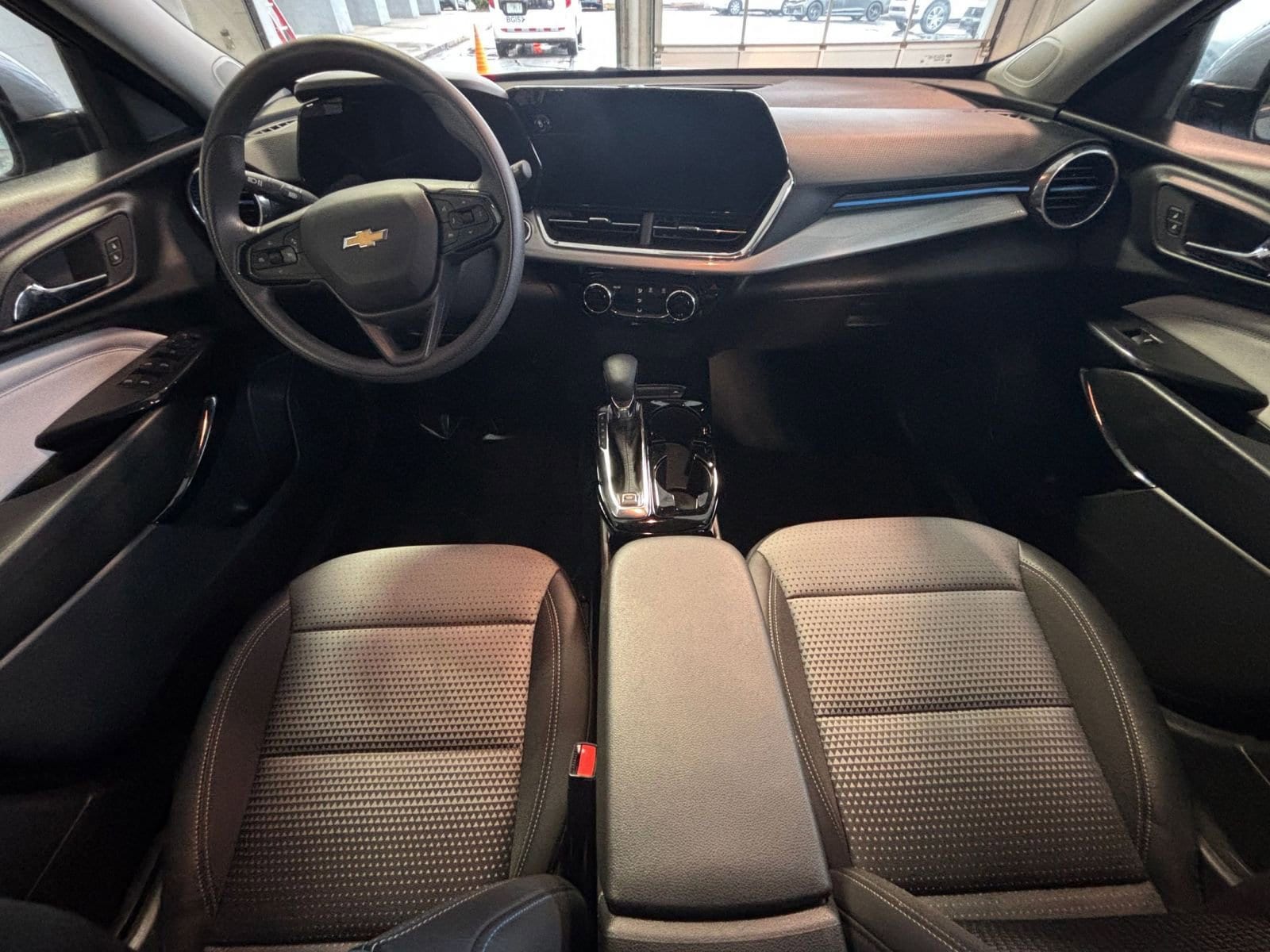 Thumbnail: 2025 Chevrolet Trax - 33