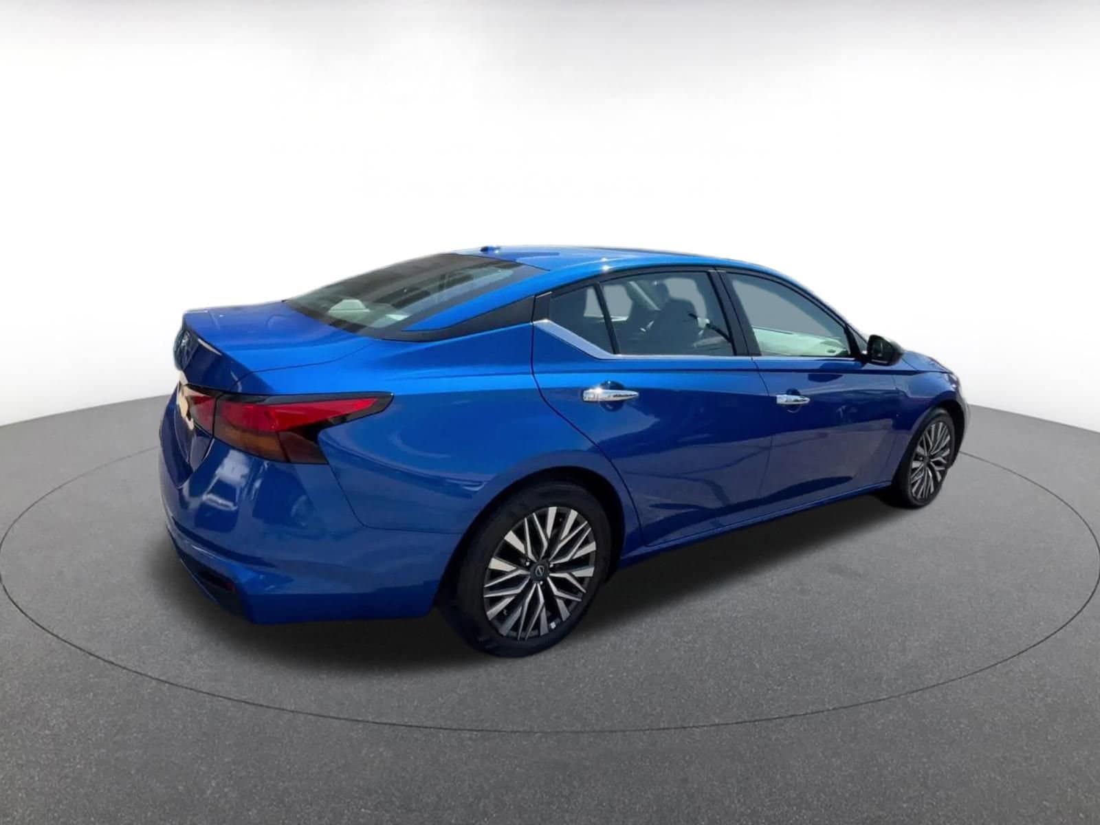 Thumbnail: 2025 Nissan Altima - 15
