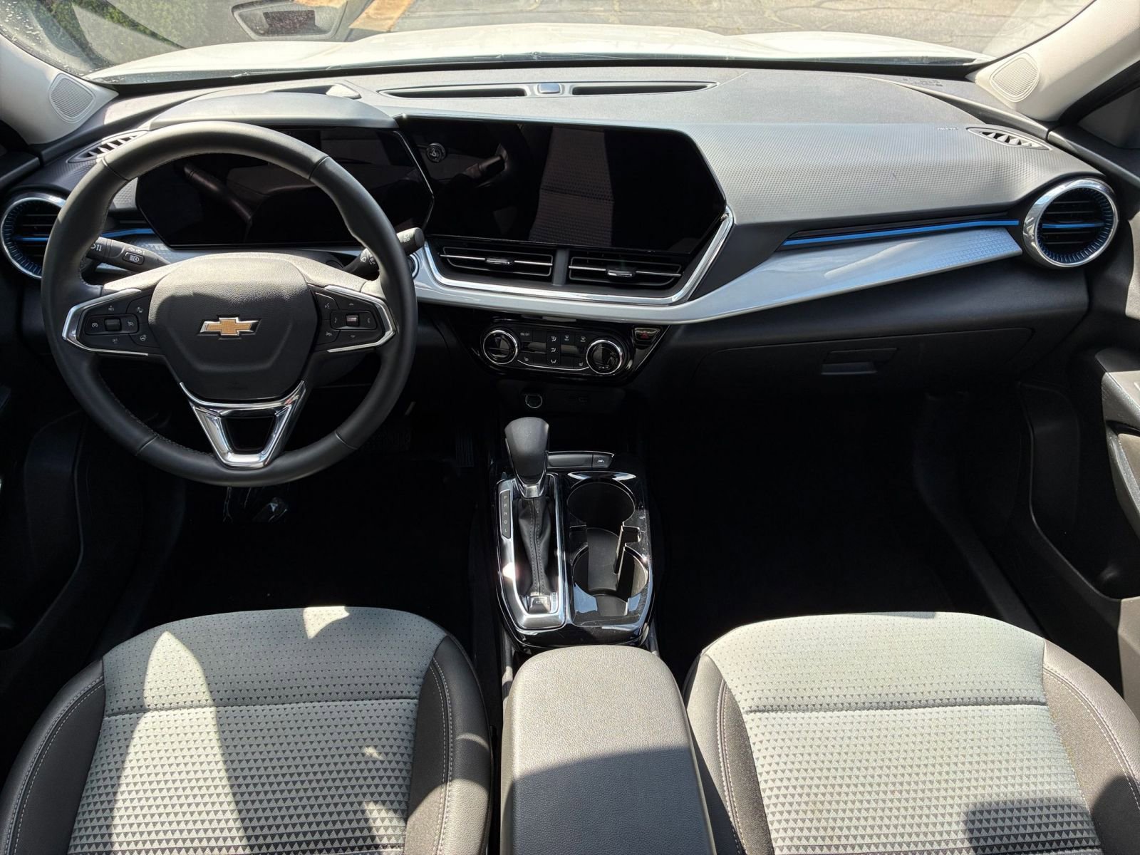 Thumbnail: 2025 Chevrolet Trax - 33