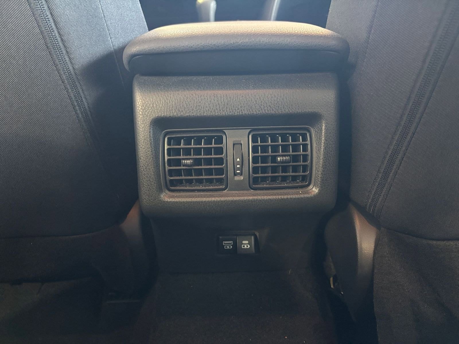 Thumbnail: 2025 Toyota Camry - 27