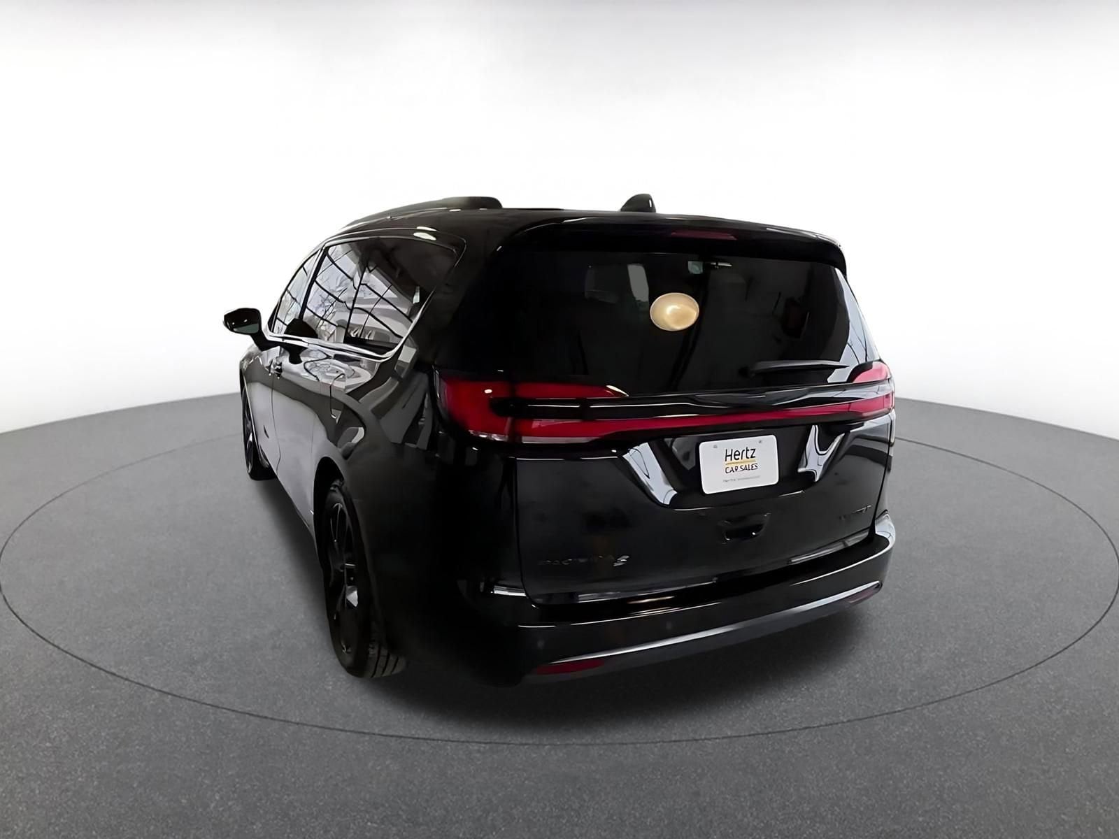 Thumbnail: 2025 Chrysler Pacifica - 11