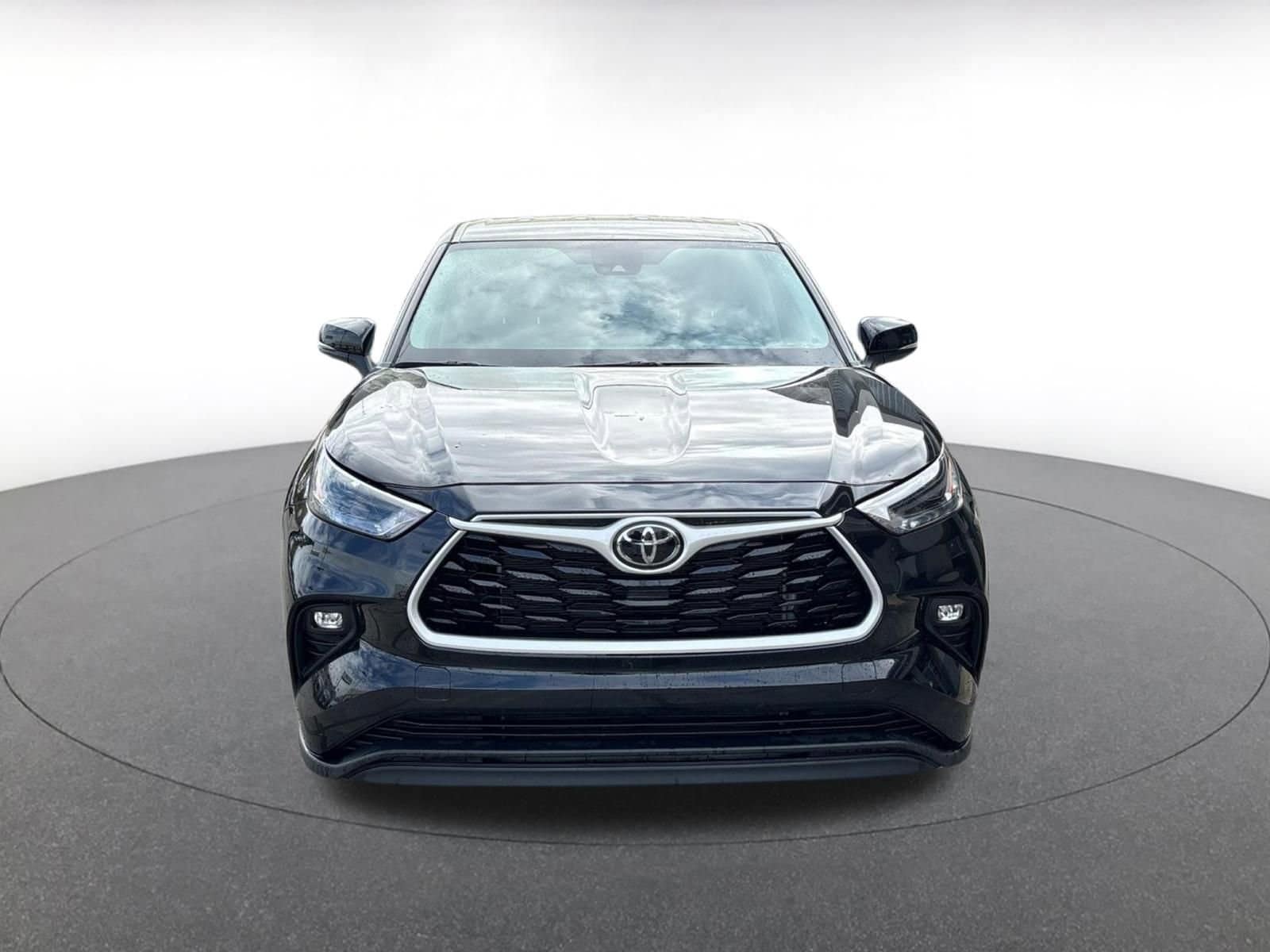 Thumbnail: 2025 Toyota Highlander - 5