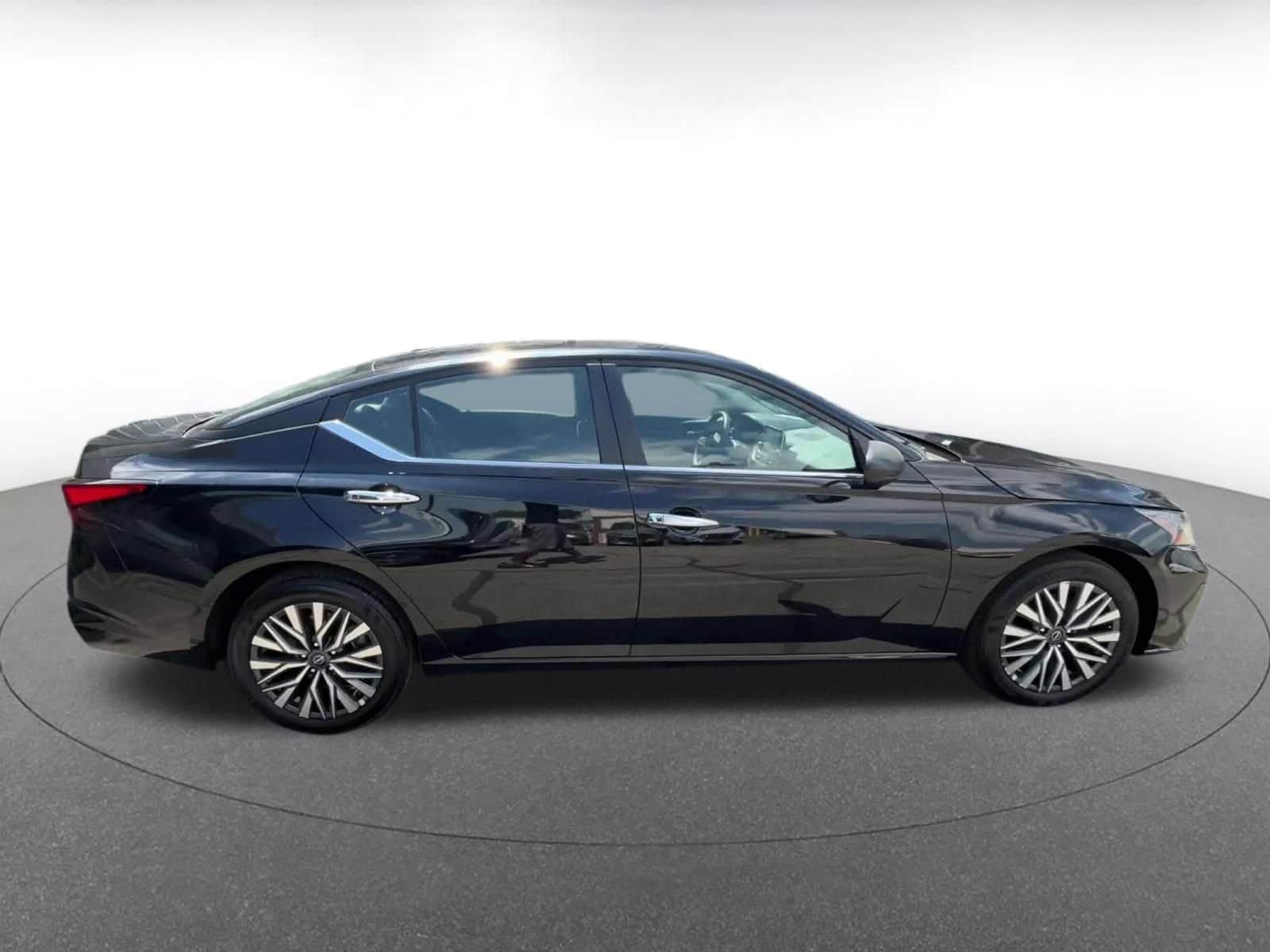 Thumbnail: 2025 Nissan Altima - 16