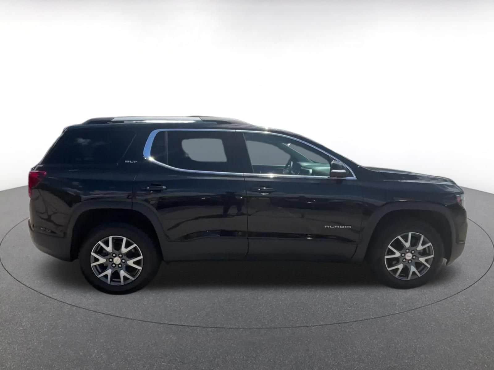 Thumbnail: 2023 GMC Acadia - 16