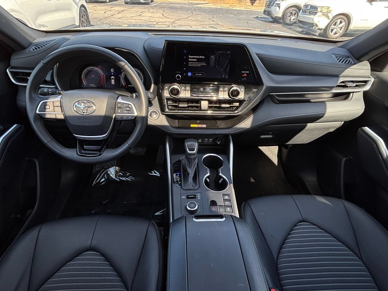 Thumbnail: 2025 Toyota Highlander - 35