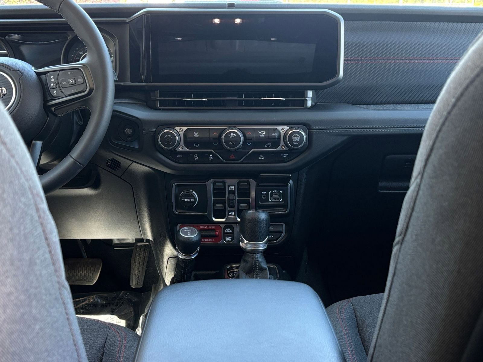 Thumbnail: 2025 Jeep Wrangler - 17