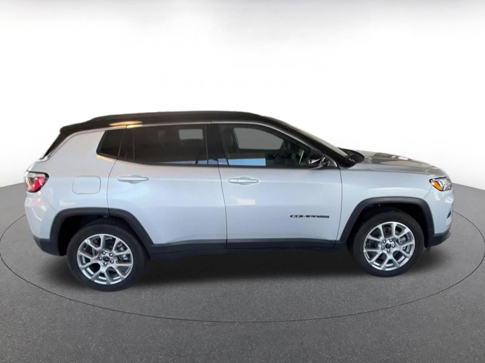 Thumbnail: 2025 Jeep Compass - 16